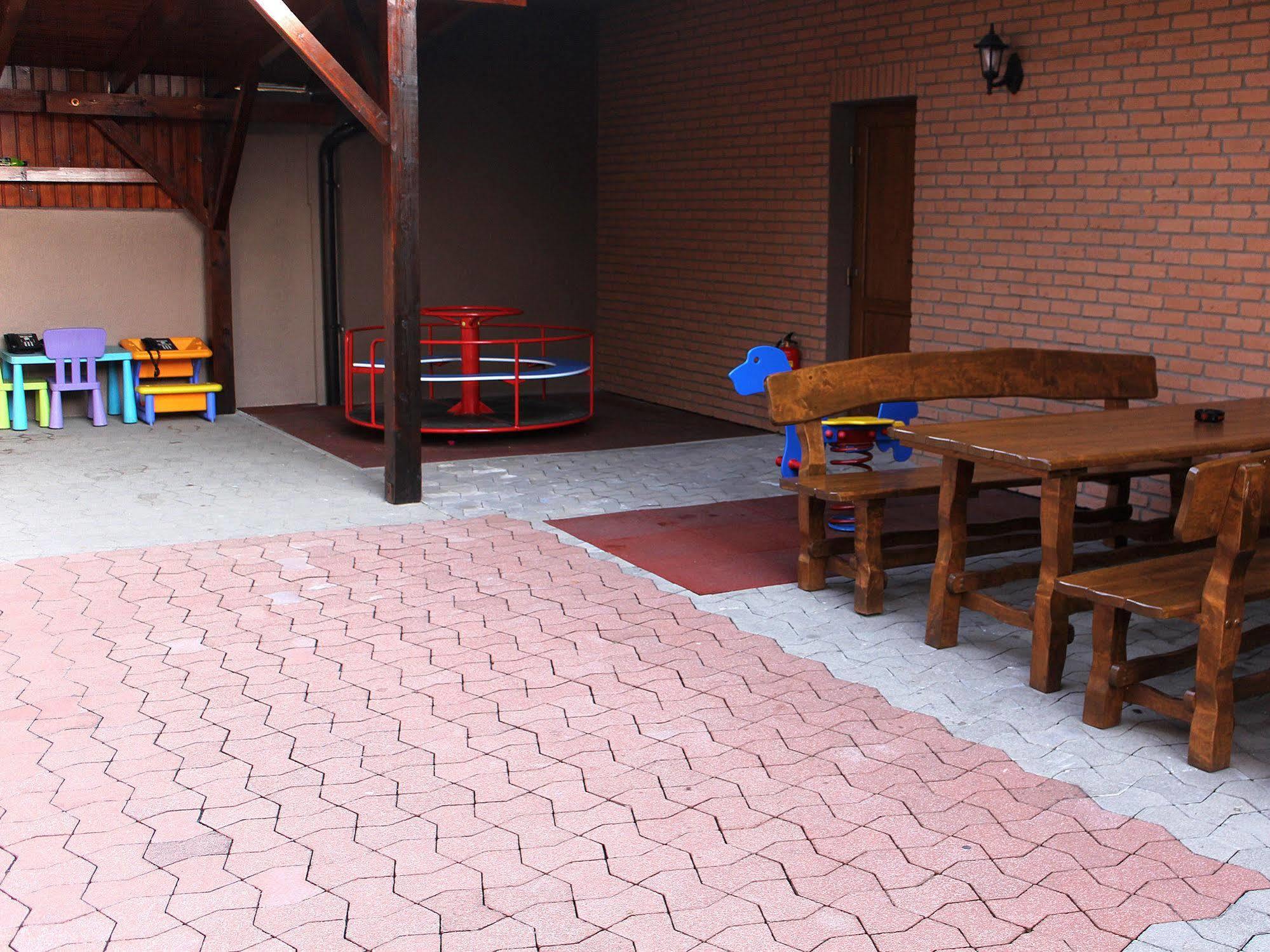 Penzion Pod Zamkom-Boleráz Exterior photo